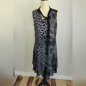 Black and White Patterned Sleeveless Dress